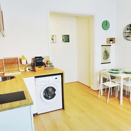 Apartment Big Garden***, Hyper Centre, Parking